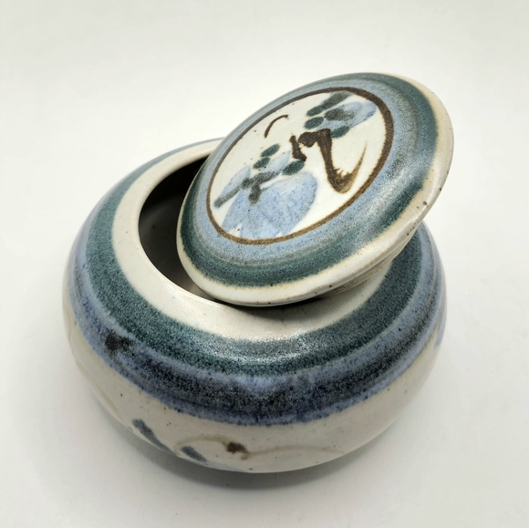 Vintage Pottery Round Container with lid, tea urn, pottery storage - Picture 3 of 8